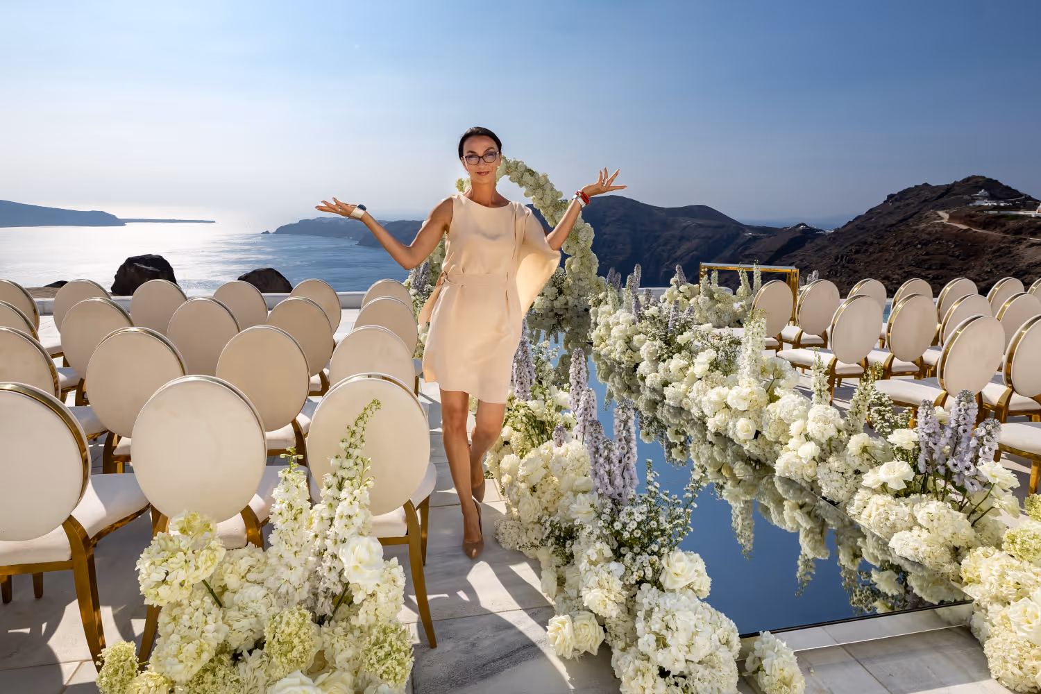 Wedding in Greece. Santorini. Lidia Wanda - Wilczura during wedding preparations.